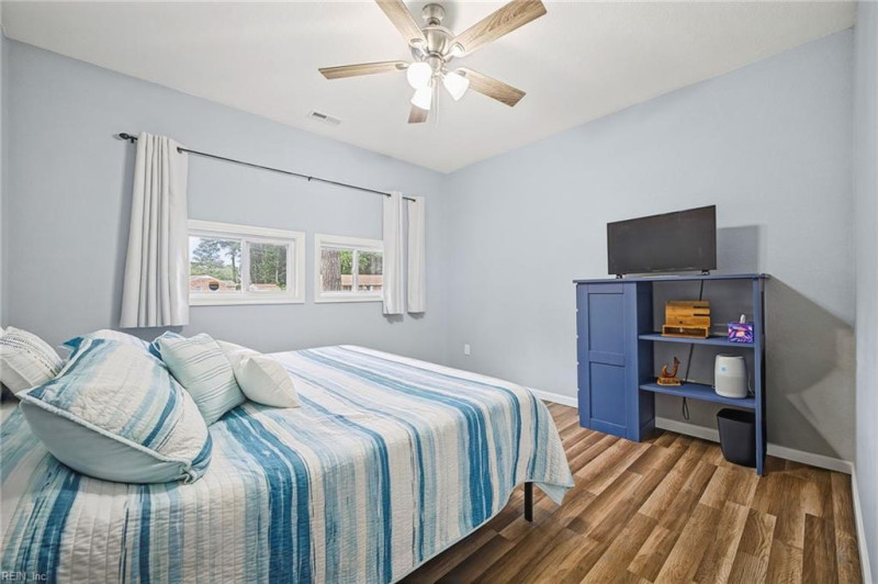 Photo 18 of 49 residential for sale in Chesapeake virginia