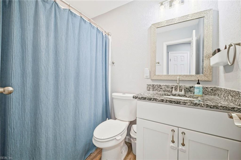 Photo 20 of 49 residential for sale in Chesapeake virginia
