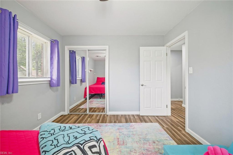 Photo 25 of 49 residential for sale in Chesapeake virginia