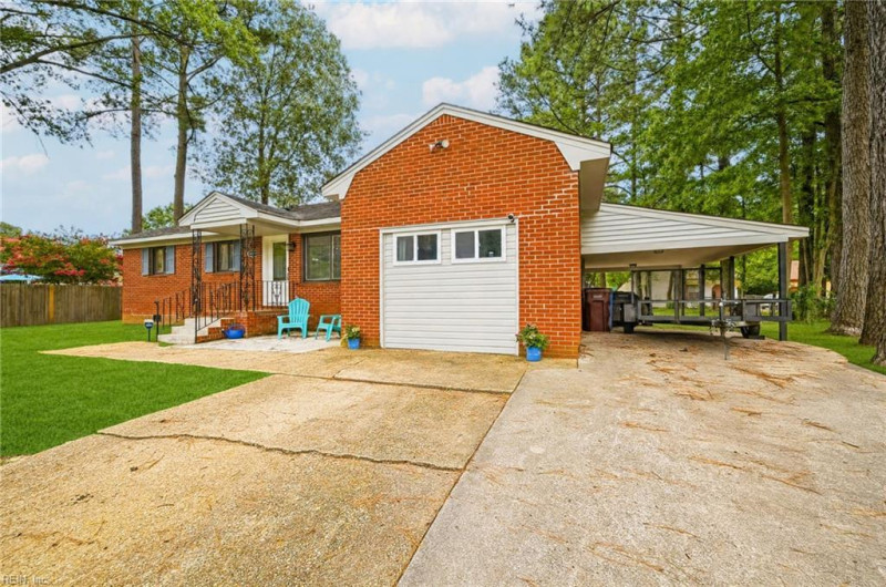 Photo 5 of 49 residential for sale in Chesapeake virginia