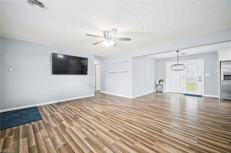 Photo 7 of 49 residential for sale in Chesapeake virginia