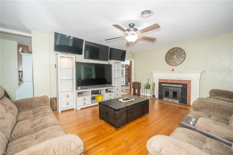 Photo 5 of 43 residential for sale in Suffolk virginia Photo 5 of 43 residential for sale in Suffolk virginia