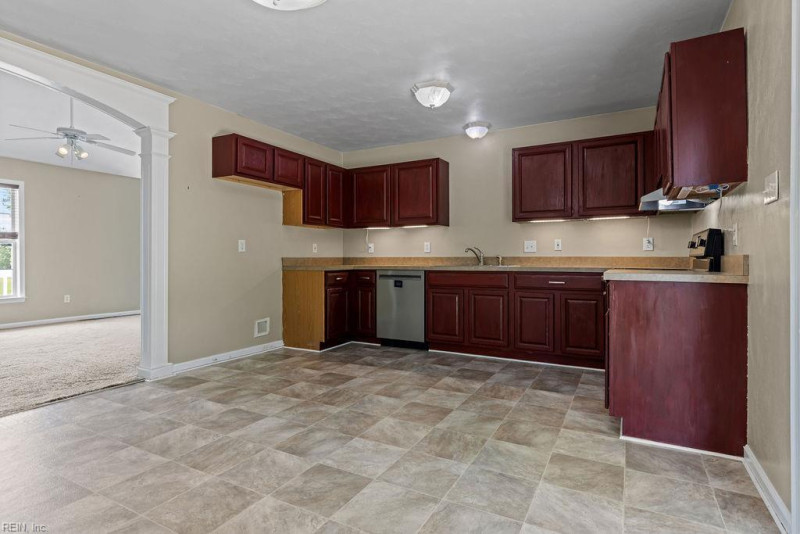 Photo 12 of 30 residential for sale in Southampton County virginia