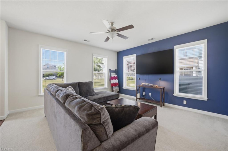 Photo 11 of 39 residential for sale in Chesapeake virginia