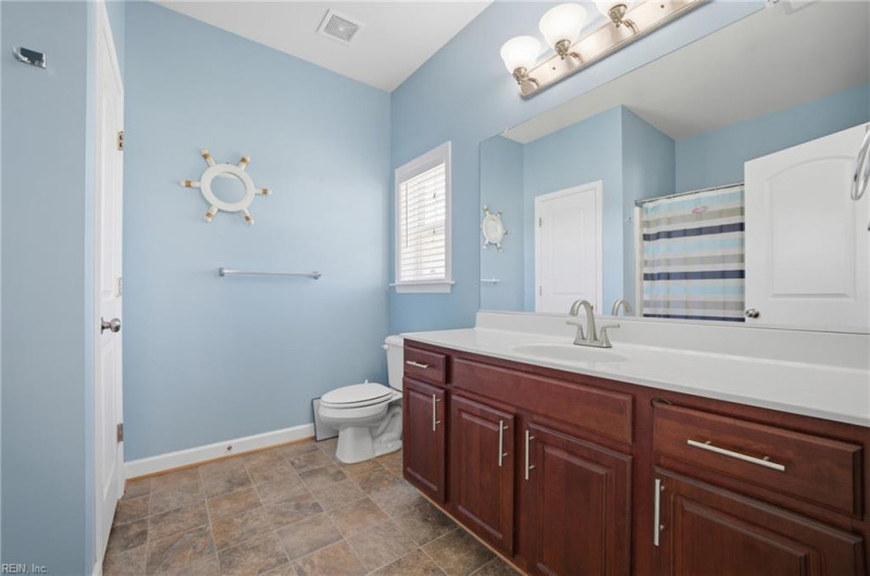 Photo 16 of 39 residential for sale in Chesapeake virginia