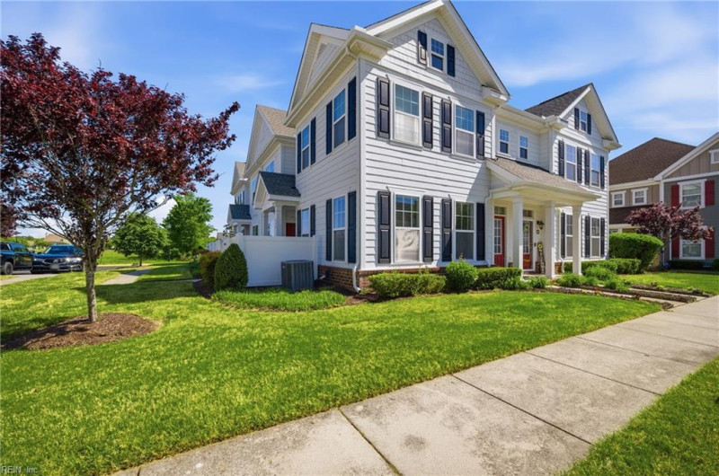 Photo 2 of 39 residential for sale in Chesapeake virginia