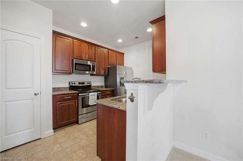 Photo 3 of 39 residential for sale in Chesapeake virginia