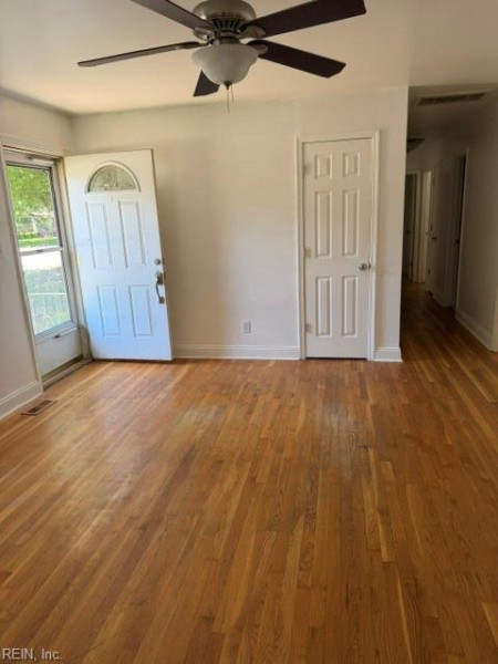 Photo 3 of 13 residential for sale in Hampton virginia