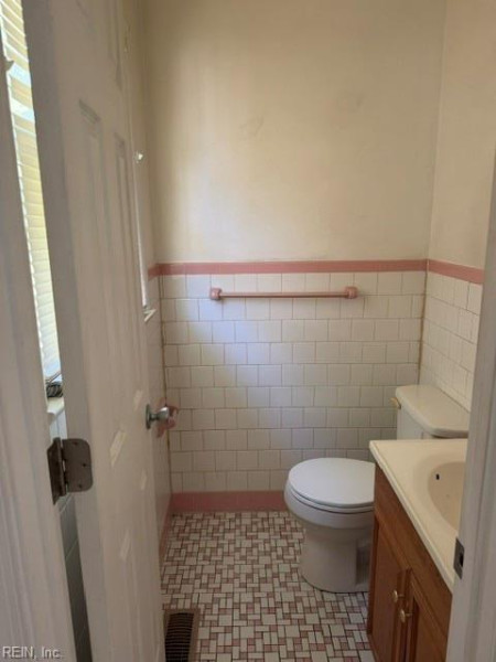 Photo 9 of 13 residential for sale in Hampton virginia