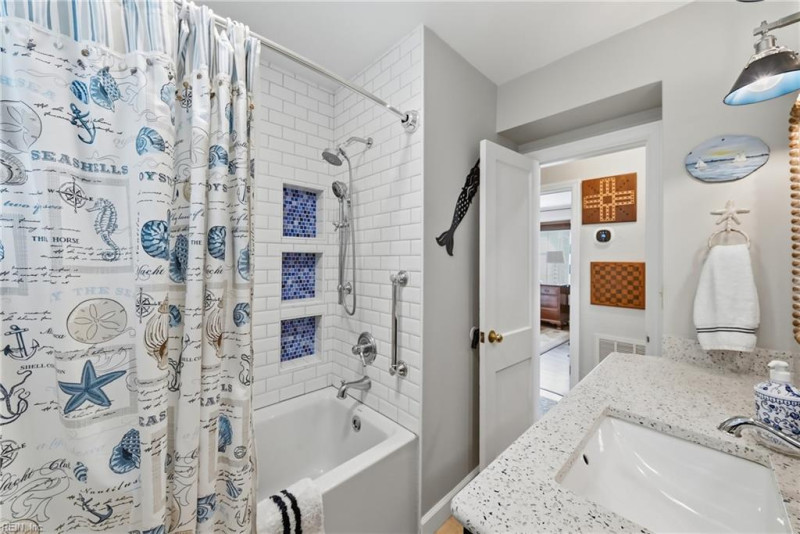 Photo 17 of 45 residential for sale in Norfolk virginia