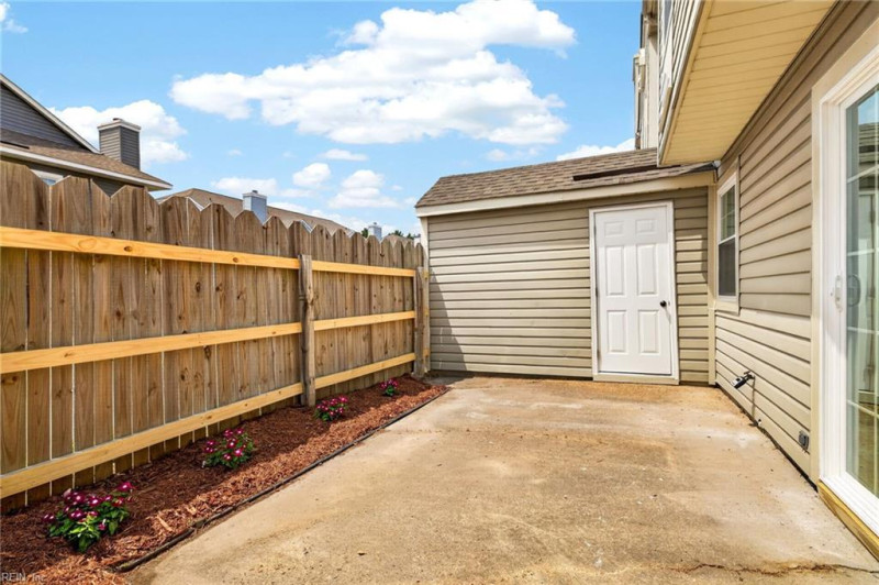 Photo 13 of 27 residential for sale in Virginia Beach virginia