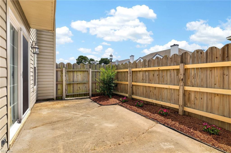 Photo 14 of 27 residential for sale in Virginia Beach virginia