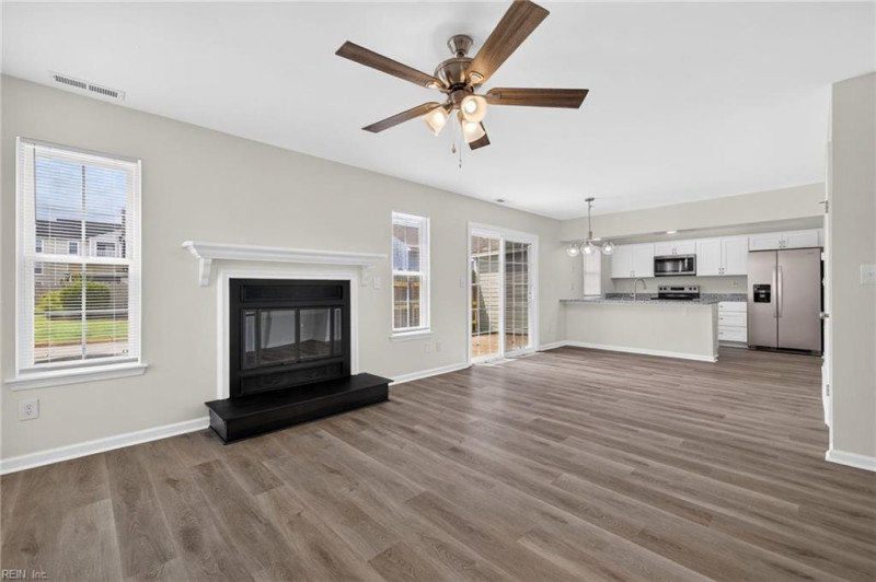 Photo 3 of 27 residential for sale in Virginia Beach virginia