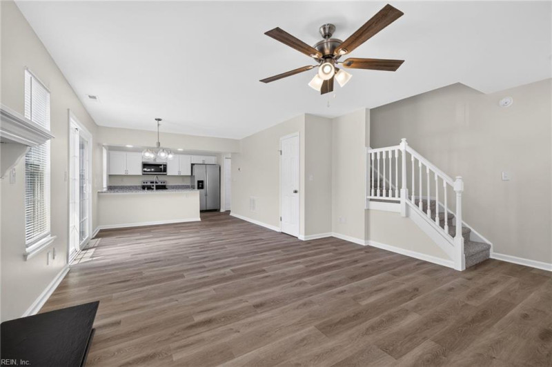 Photo 4 of 27 residential for sale in Virginia Beach virginia