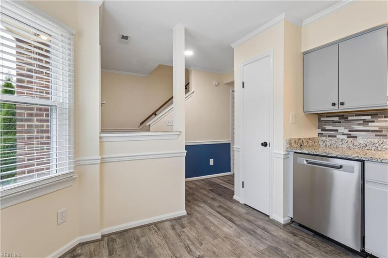 Photo 10 of 36 residential for sale in York County virginia