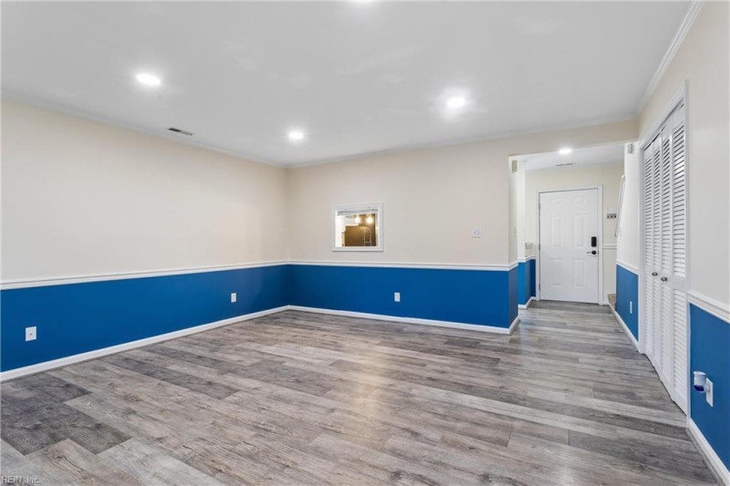 Photo 14 of 36 residential for sale in York County virginia