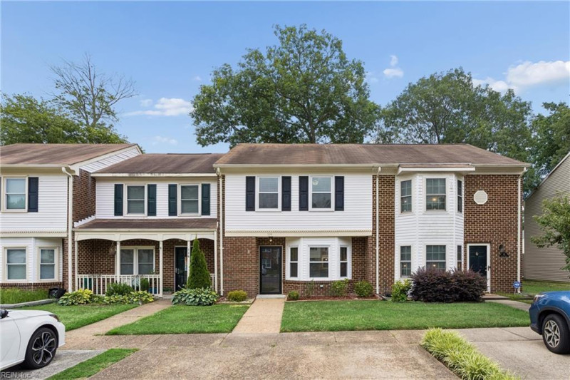 Photo 2 of 36 residential for sale in York County virginia