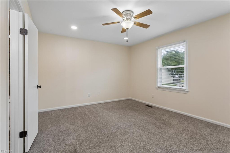 Photo 24 of 36 residential for sale in York County virginia