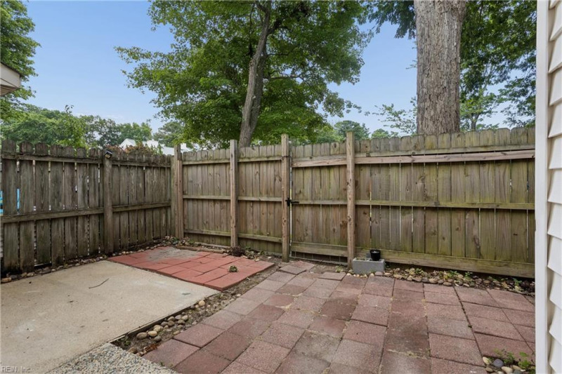 Photo 28 of 36 residential for sale in York County virginia