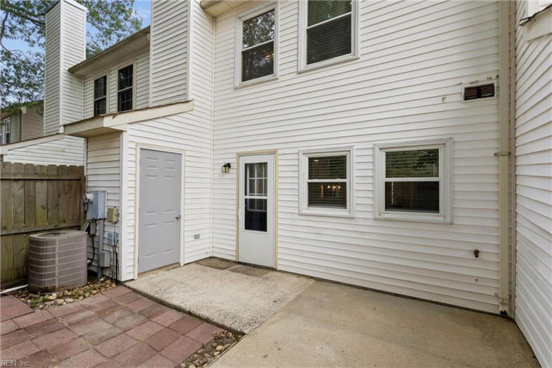 Photo 29 of 36 residential for sale in York County virginia