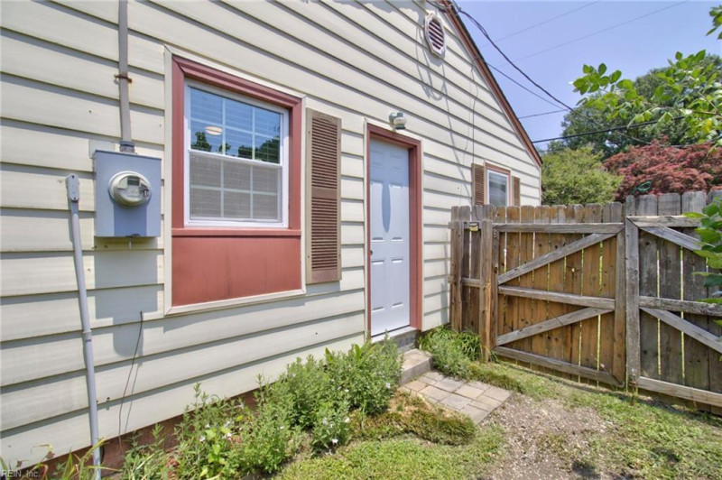 Photo 18 of 26 residential for sale in Norfolk virginia