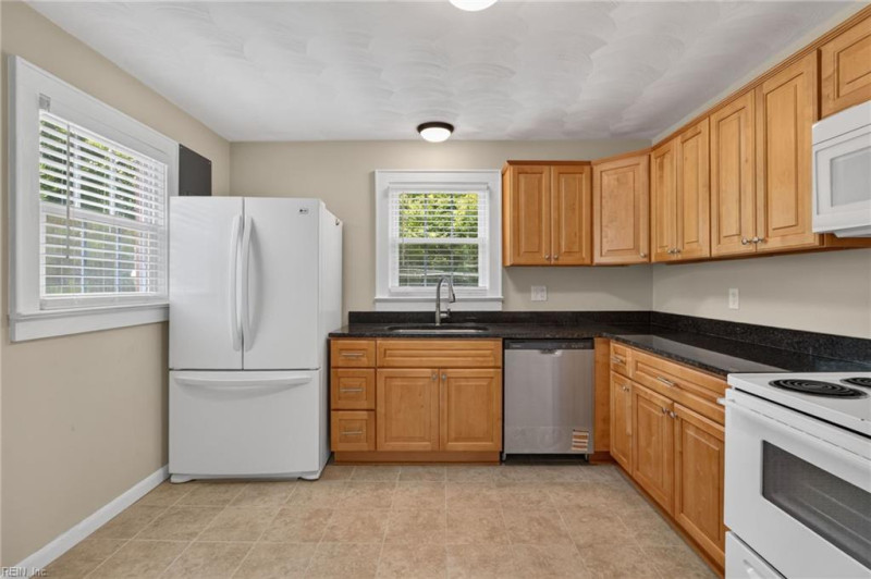 Photo 7 of 26 residential for sale in Norfolk virginia
