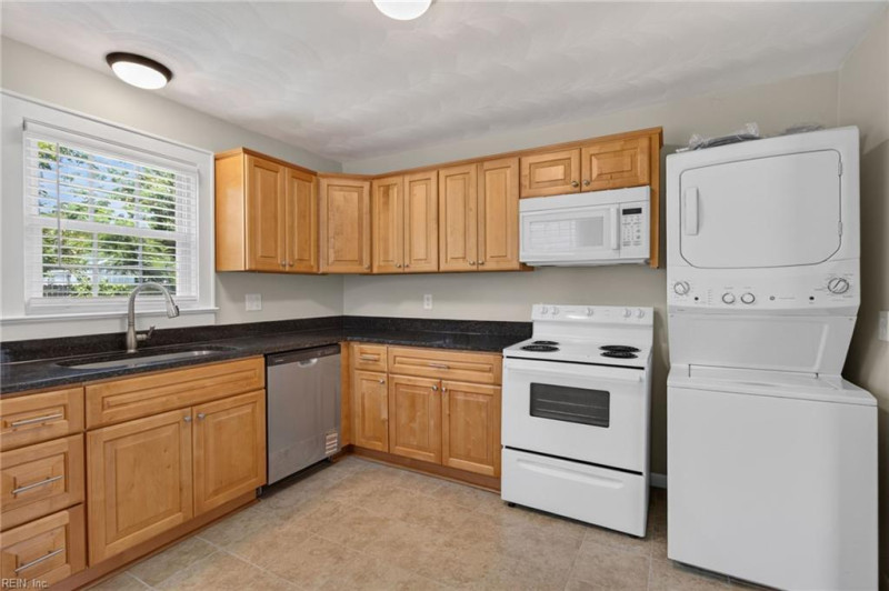 Photo 8 of 26 residential for sale in Norfolk virginia