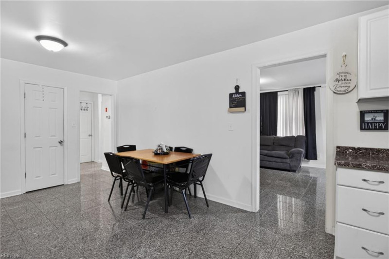 Photo 11 of 37 residential for sale in Portsmouth virginia