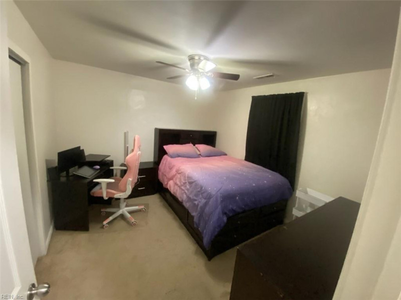 Photo 18 of 37 residential for sale in Portsmouth virginia