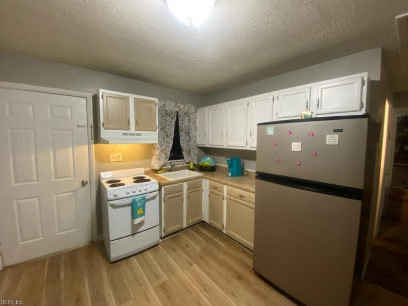Photo 23 of 37 residential for sale in Portsmouth virginia