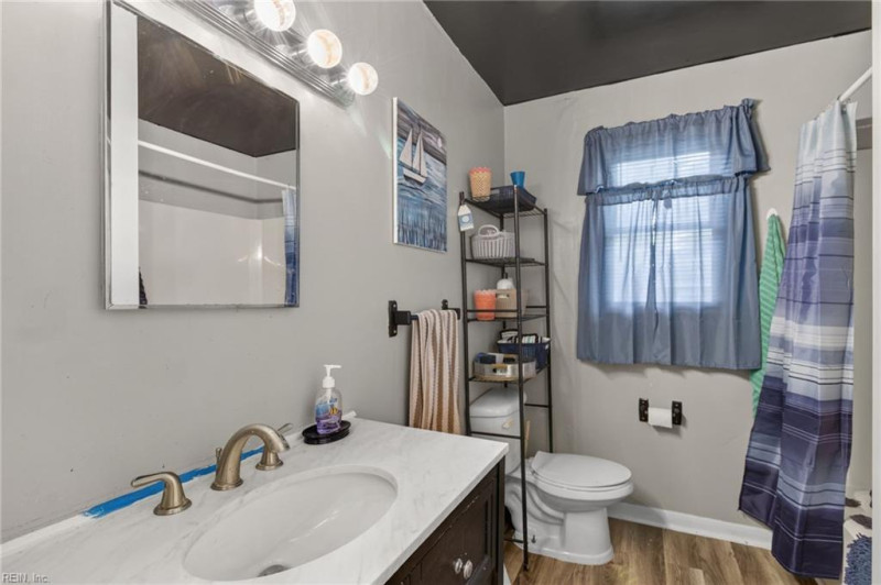 Photo 27 of 37 residential for sale in Portsmouth virginia