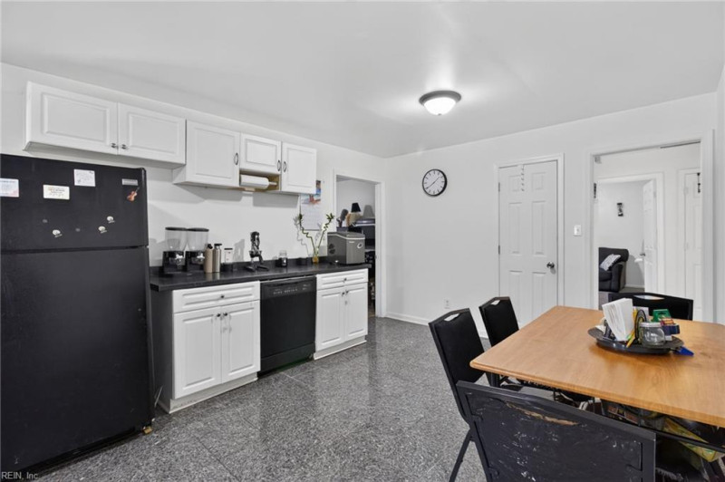 Photo 9 of 37 residential for sale in Portsmouth virginia