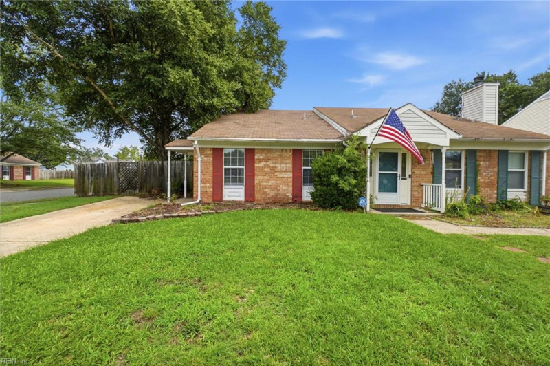 Photo 1 of 31 residential for sale in Chesapeake virginia