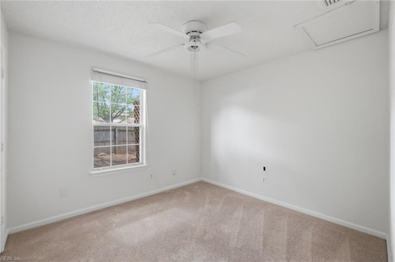 Photo 13 of 31 residential for sale in Chesapeake virginia