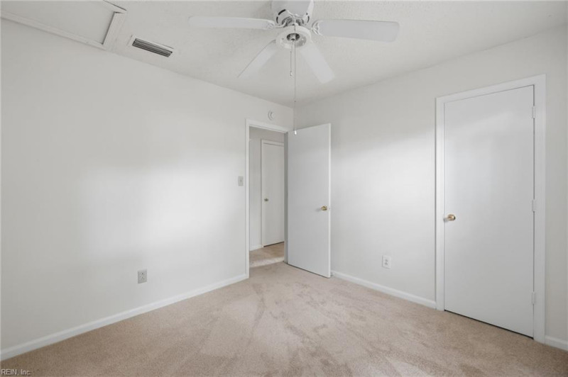 Photo 18 of 31 residential for sale in Chesapeake virginia
