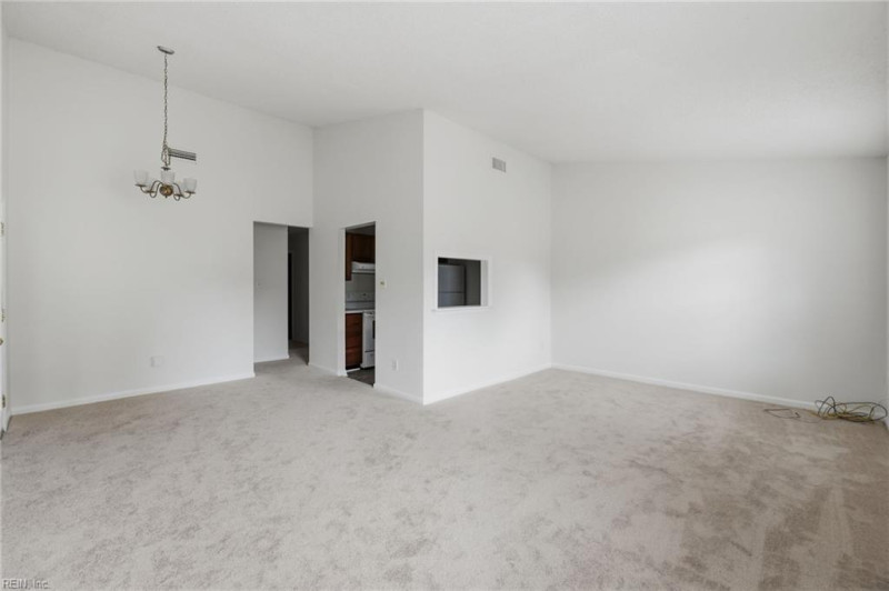 Photo 20 of 31 residential for sale in Chesapeake virginia