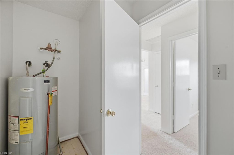 Photo 24 of 31 residential for sale in Chesapeake virginia