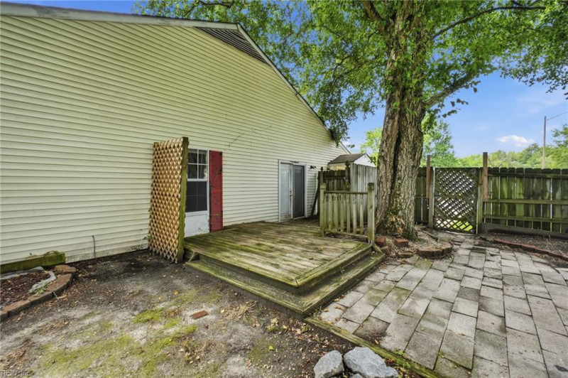 Photo 27 of 31 residential for sale in Chesapeake virginia