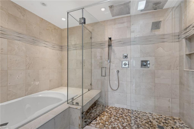Photo 15 of 50 residential for sale in Portsmouth virginia