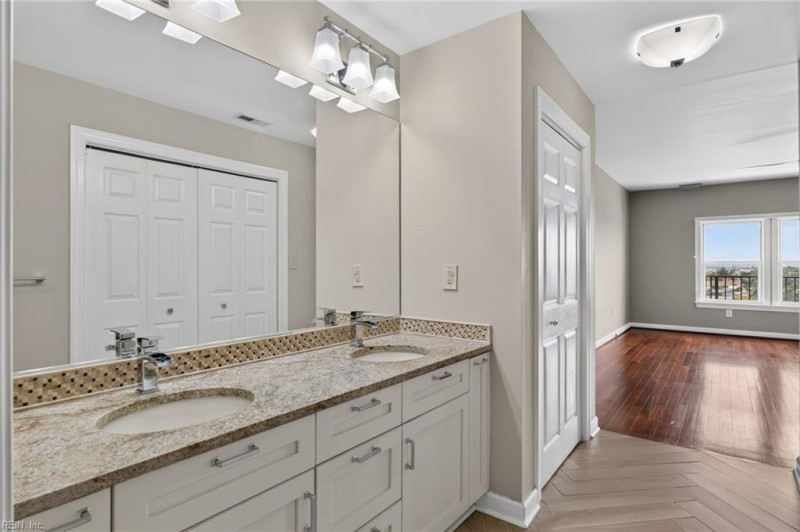 Photo 17 of 50 residential for sale in Portsmouth virginia