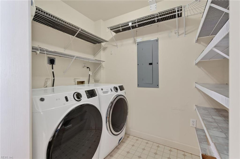 Photo 31 of 50 residential for sale in Portsmouth virginia