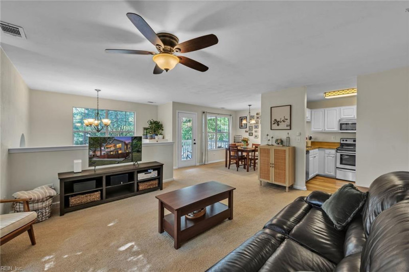 Photo 18 of 30 residential for sale in Virginia Beach virginia