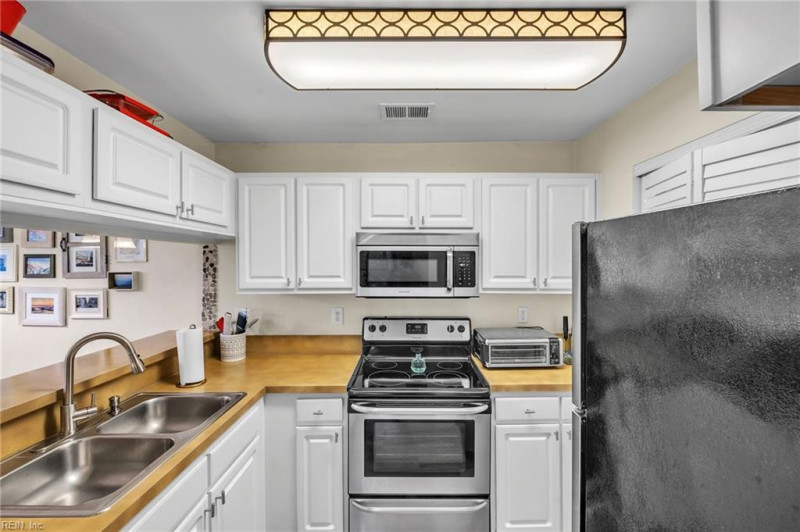 Photo 22 of 30 residential for sale in Virginia Beach virginia
