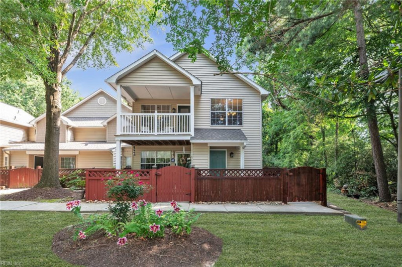 Photo 4 of 30 residential for sale in Virginia Beach virginia