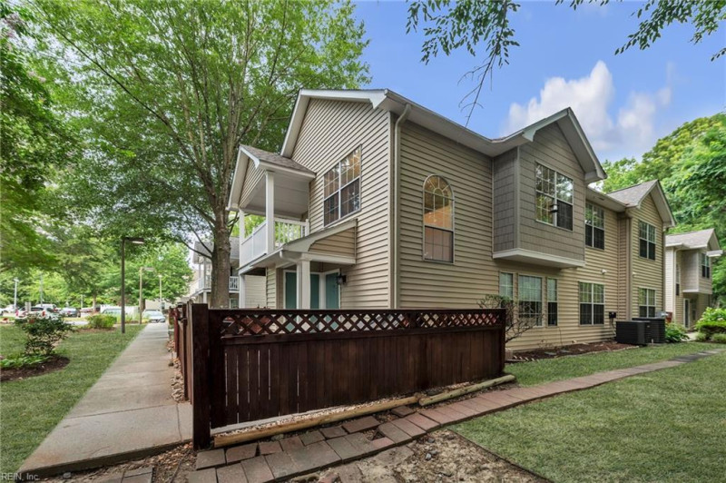 Photo 5 of 30 residential for sale in Virginia Beach virginia
