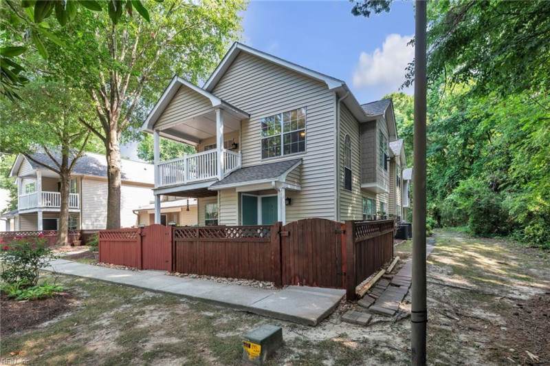 Photo 6 of 30 residential for sale in Virginia Beach virginia