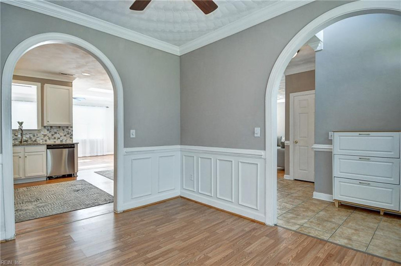 Photo 12 of 44 residential for sale in Virginia Beach virginia
