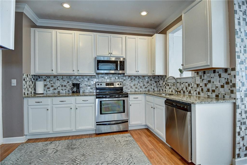 Photo 14 of 44 residential for sale in Virginia Beach virginia