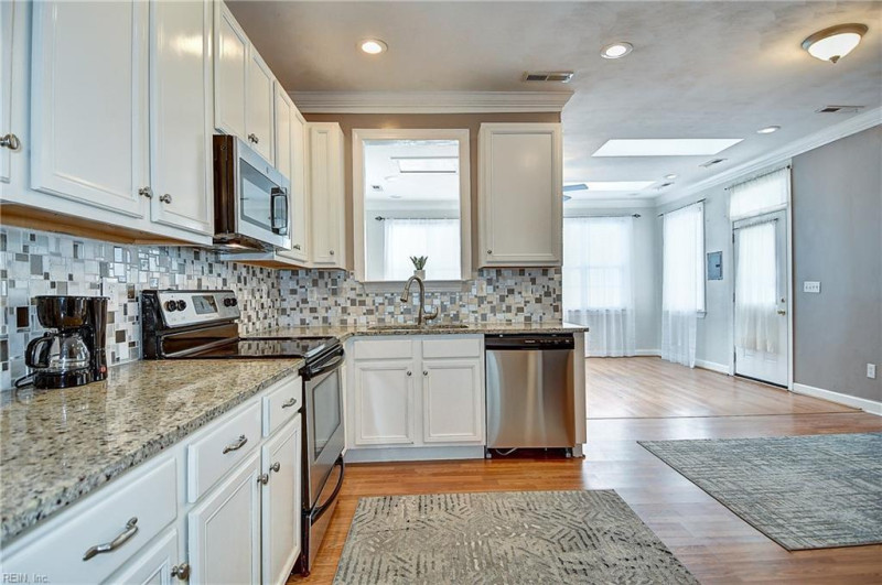 Photo 16 of 44 residential for sale in Virginia Beach virginia
