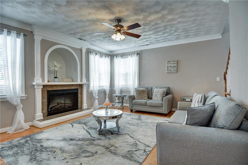 Photo 25 of 44 residential for sale in Virginia Beach virginia